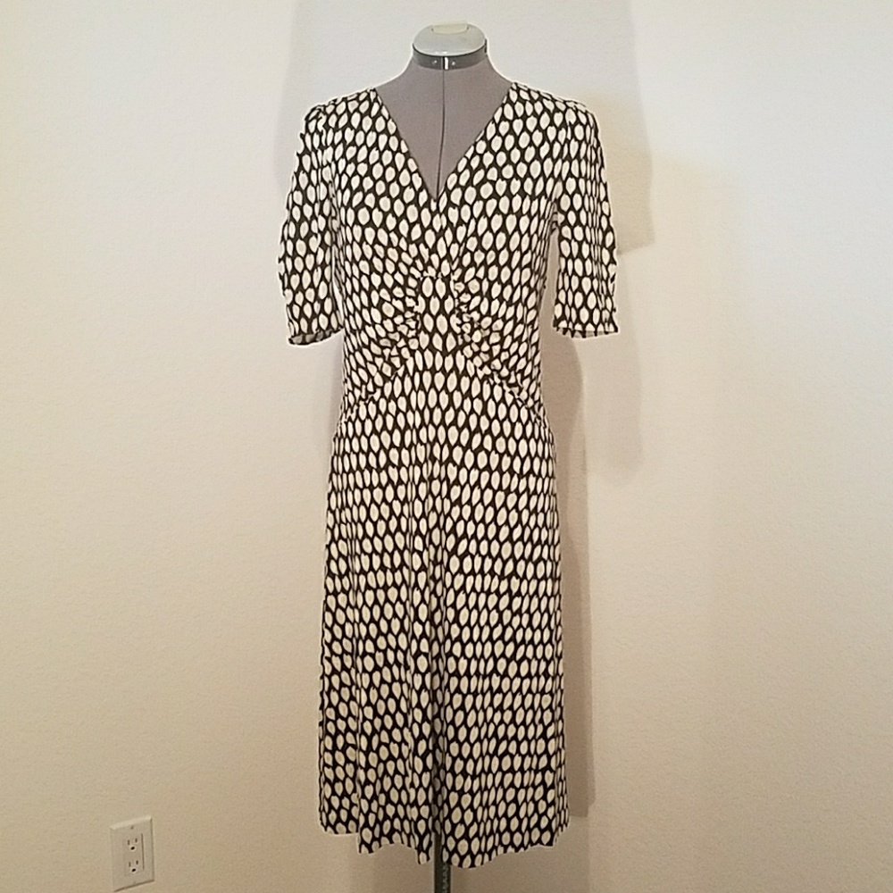 Banana Republic Short Sleeve Black Cream Dress Sm